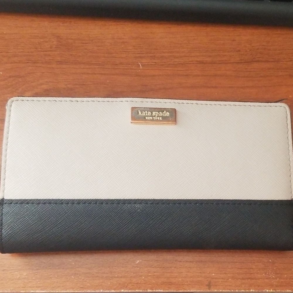 Kate Spade Wallet GUC